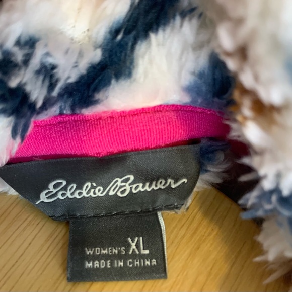 Eddie Bauer W’s XL plush, fleece 1/4 zip.Soft, like new condition.Aztec … - Picture 11 of 12